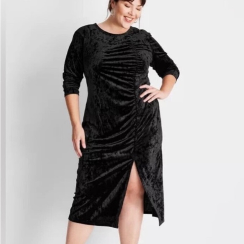 Future Collective Velvet Party Dress. Ruched Long-Sleeve Open Back. Size 2X. NWT
